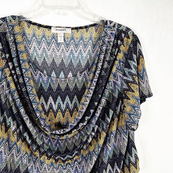 Dressbarn Plus Size 1X Top Chevron Purple Blue Drape Neck Short Sleeve 1533 - Picture 4 of 10